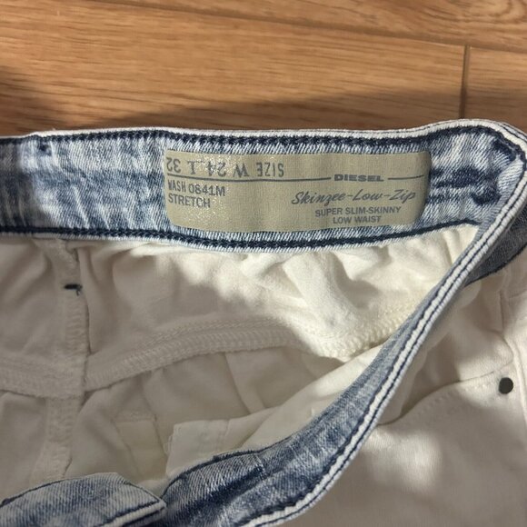 $248 Diesel Skinzee Low Zip Women’s 24 Super Slim Skinny Jeans White Stetch EUC - Picture 3 of 5
